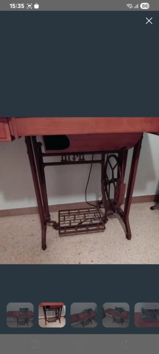 ALFA Máquina de coser con mueble y patas hierro