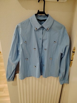 Camisa crop Zara azul con abalorios Talla XS