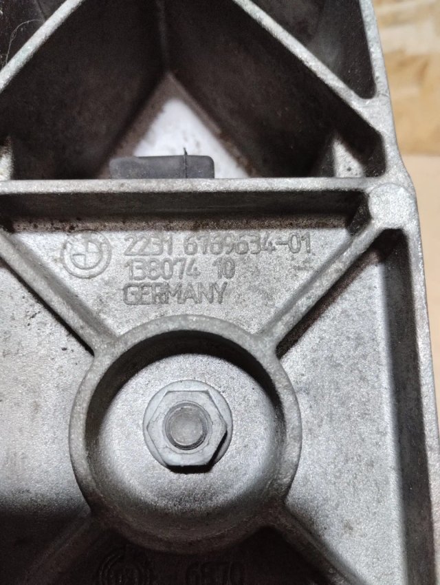 Soporte Cambio BMW E60/E61 Original