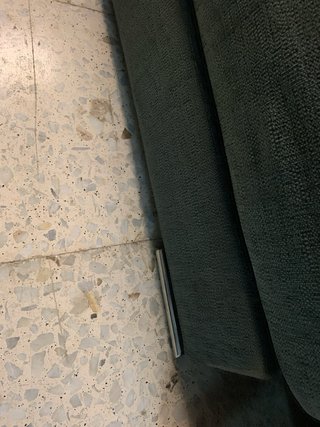 Chaise longue gris tapizado