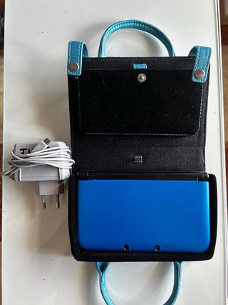 Nintendo 3DS XL Azul + Cargador y Funda