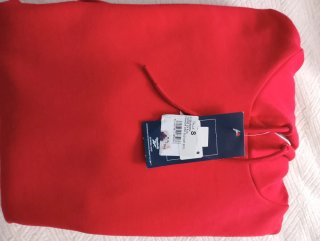 Sudadera Reebok Roja con etiqueta