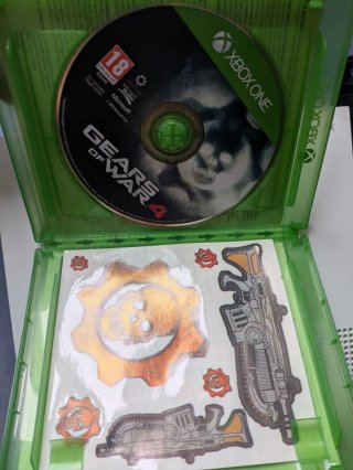 Xbox One S + Mando + Gears of War 4