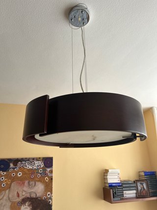 Lámpara de salón elegante de madera