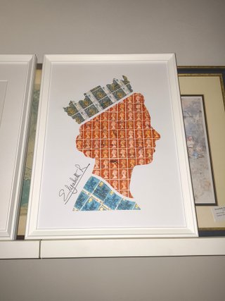 Elisabetta II Quadro Vintage con veri francobolli