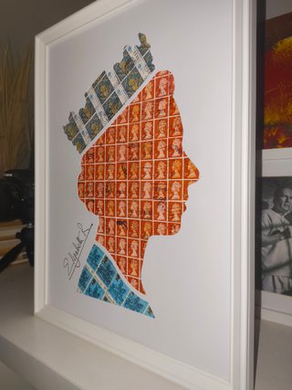Elisabetta II Quadro Vintage con veri francobolli
