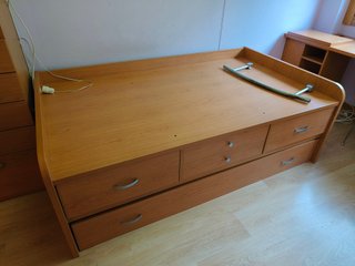 Dormitorio Completo: Armario, Cama y Escritorio