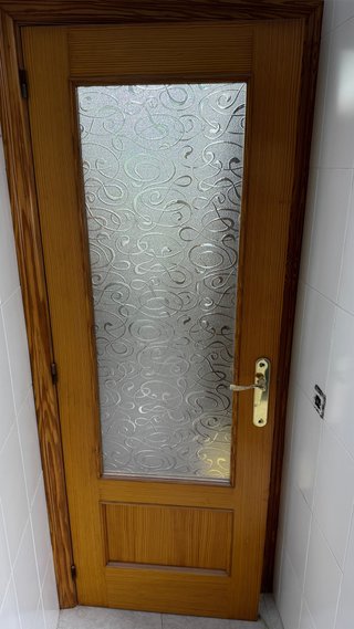 Puerta interior de madera