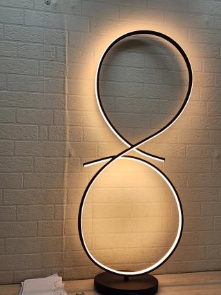 Lámpara de pie LED Eglo Serpins