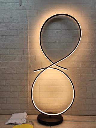 Lámpara de pie LED Eglo Serpins