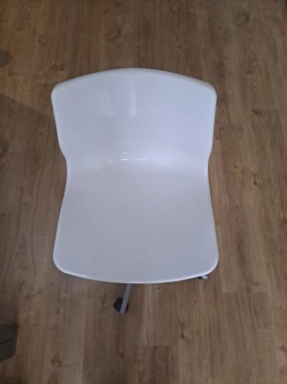 Silla de escritorio con ruedas