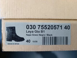 Botines negros de cuero