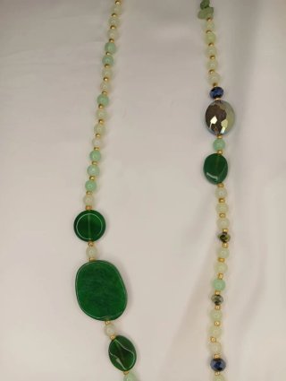 Collana lunga pietre verdi e oro