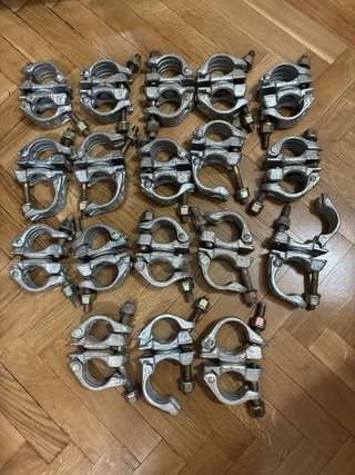 Se venden bridas de andamio metálicas
