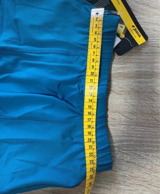 Malla corta running Joma azul y roja