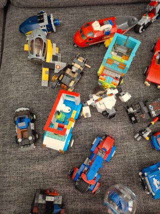 Lotto 11kg di Pezzi Lego + 3kg di Manuali