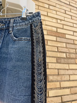 Minifalda vaquera NUEVA con cadenas en laterales