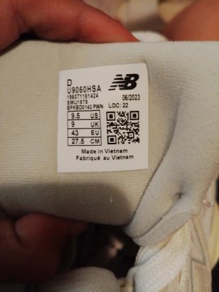 New Balance 9060 Gris y Blanco