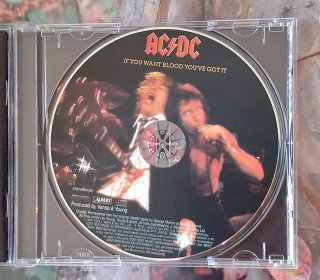 AC/DC - If You Want(Live) con encendedor.Ed.Jewell