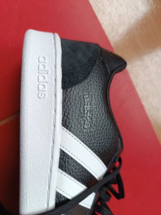 Zapatillas Adidas Piel Negras Rayas Blancas