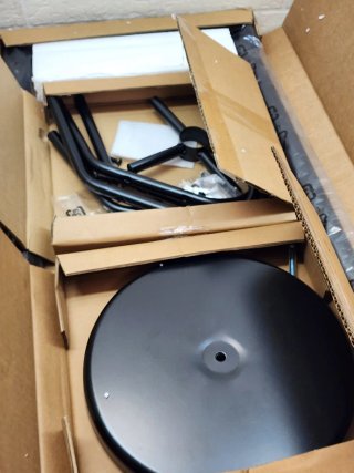 Porta abiti da terra Amazon Basics
