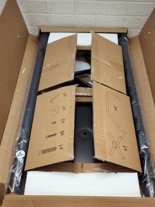 Porta abiti da terra Amazon Basics