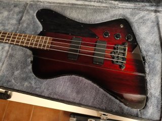 Bajo Epiphone Thunderbird IV