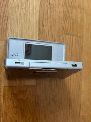 Nintendo DS Lite Plata + 150 Juegos