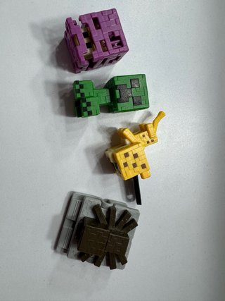 Figuras Minecraft Huevo Kinder