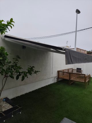 CONJUNTO JARDÍN Y TOLDO