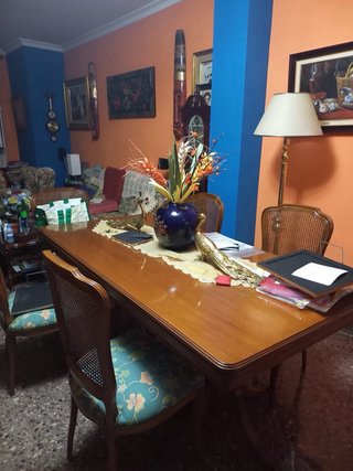 Mueble de comedor de madera