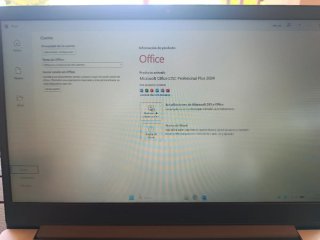 Portátil Lenovo Ideapad 240GB SSD 8GB RAM