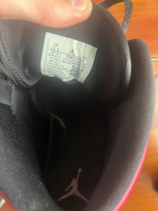 Air Jordan 1 Mid Negro Noble Rojo