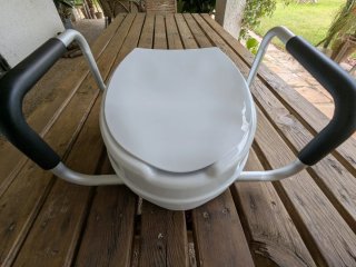 Alzador WC con Asas Metálicas y Plástico
