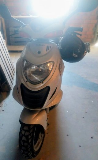 Suzuki AY50 4000km ITV y seguro, precio charlable