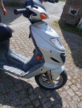 Suzuki AY50 4000km ITV y seguro, precio charlable