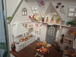 Casa de muñecas con patio