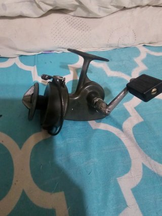 Carrete de pesca ALCEDO N.2 antiguo