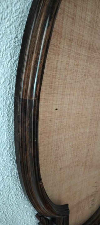 Antiguo marco ovalado madera tallada