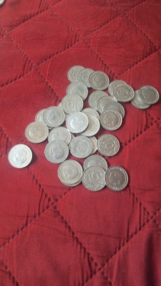 Lote 10 céntimos El Caudillo 1959. 33 monedas