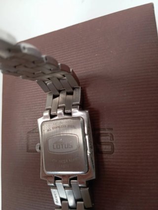 Reloj Lotus Acero Caja Rectangular