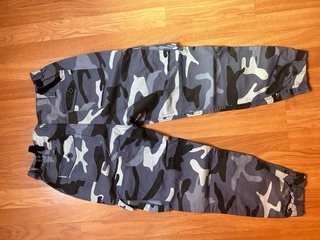 Pantalón Cargo Camuflaje Azul Bershka