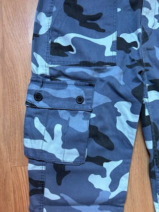 Pantalón Cargo Camuflaje Azul Bershka