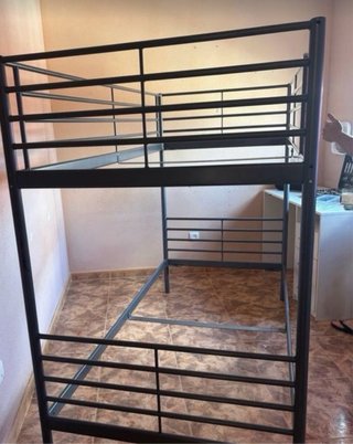 Letto a castello in metallo grigio a due letti