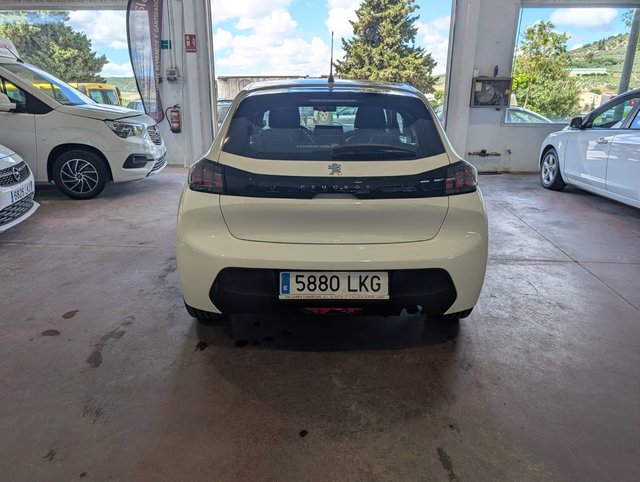 Peugeot 208 2020