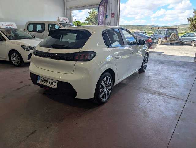 Peugeot 208 2020