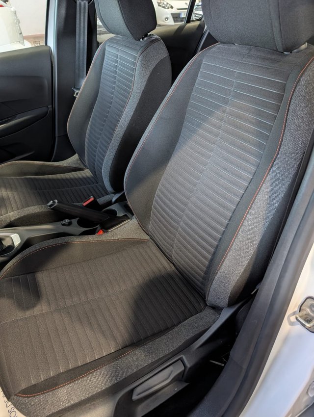 Peugeot 208 2020