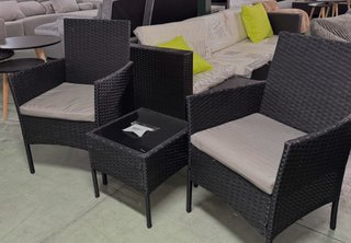 Muebles de terraza ratán y cristal