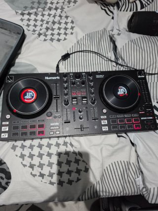 Numark Mixtrack Platinum FX Controlador DJ