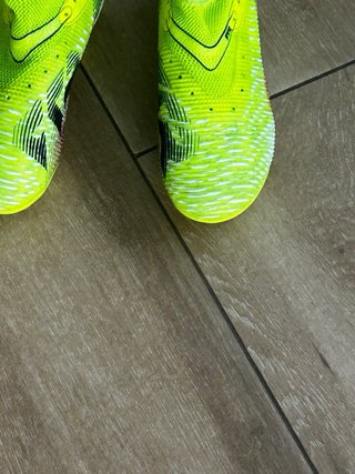 Botas de fútbol Puma niño talla 35. Como nuevas!